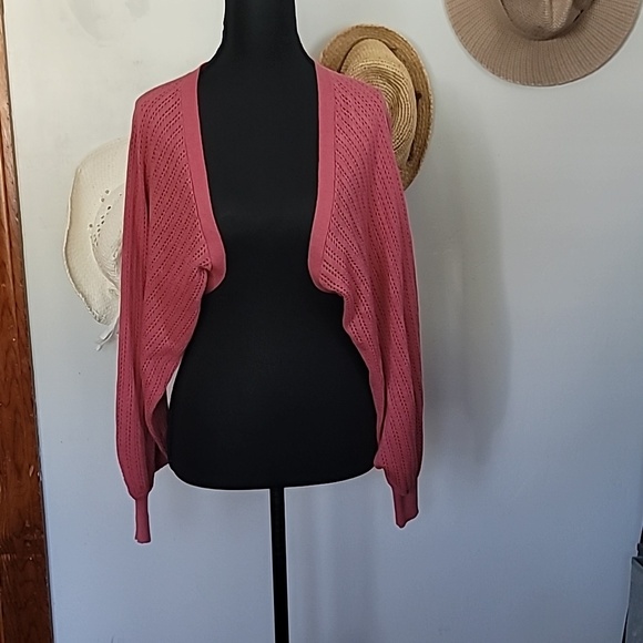 Francesca's Collections Tops - Francesca's Collections Pink Knit Sweater Shrug